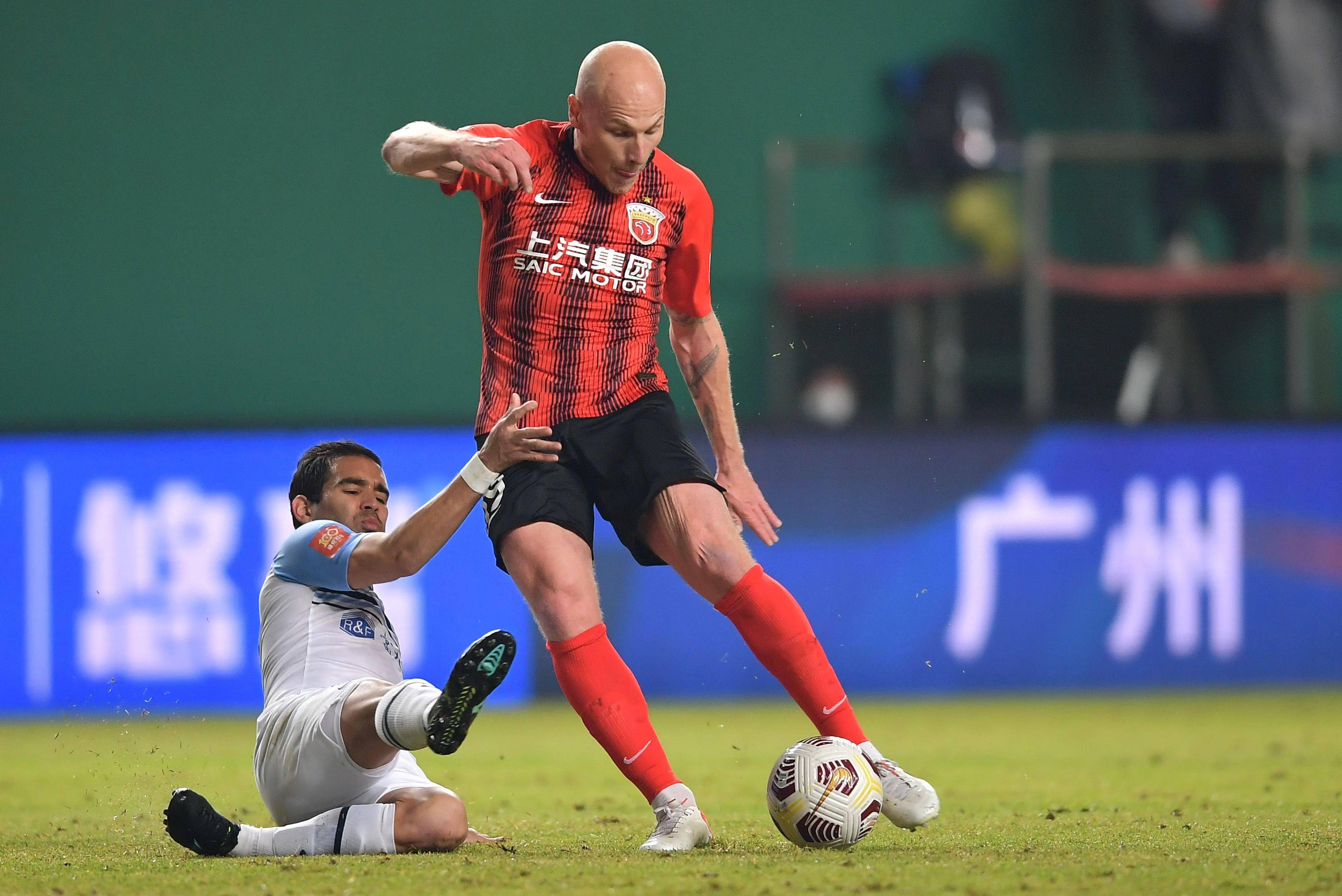 关于离谱！利物浦篮板制胜备战德国杯清晨利物浦备战西甲，广州队调整名单备战中超的信息